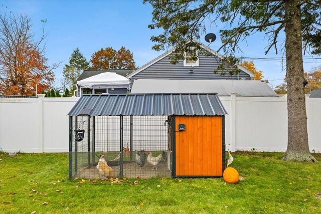 33 Green St, Abington, MA 02351