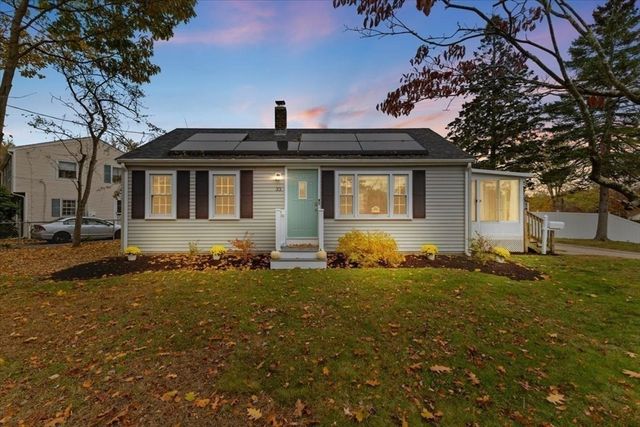 33 Green St, Abington, MA 02351