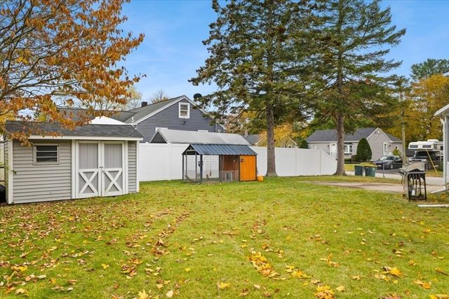 33 Green St, Abington, MA 02351