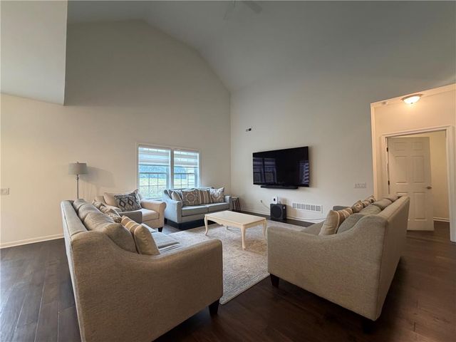 3760 Founders XING, Bethlehem Twp, PA 18045