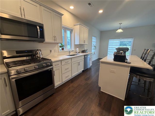 3760 Founders XING, Bethlehem Twp, PA 18045