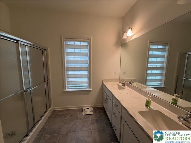 3760 Founders XING, Bethlehem Twp, PA 18045