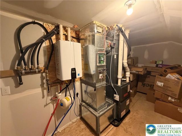 3760 Founders XING, Bethlehem Twp, PA 18045