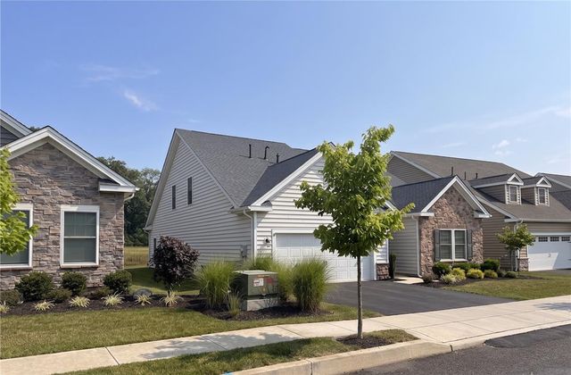 3760 Founders XING, Bethlehem Twp, PA 18045