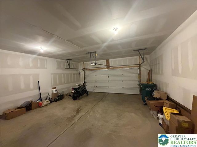 3760 Founders XING, Bethlehem Twp, PA 18045
