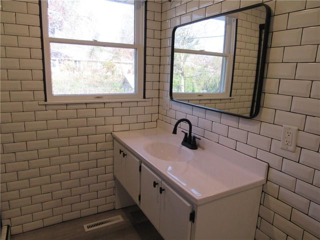 2404 Albert Lee Avenue, Sedalia, MO 65301