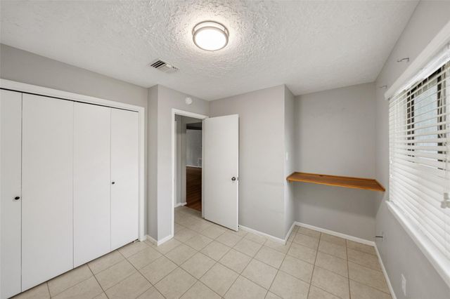 25 Shady Oak Lane, Conroe, TX 77304