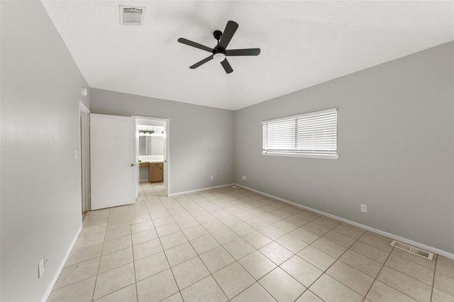 25 Shady Oak Lane, Conroe, TX 77304