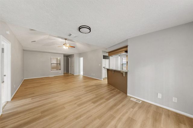 25 Shady Oak Lane, Conroe, TX 77304