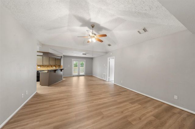 25 Shady Oak Lane, Conroe, TX 77304