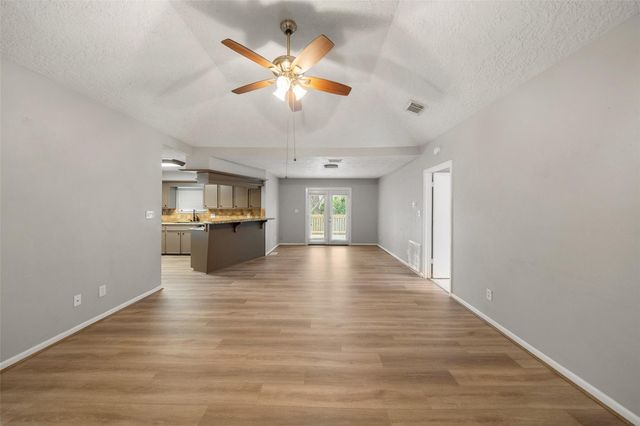 25 Shady Oak Lane, Conroe, TX 77304