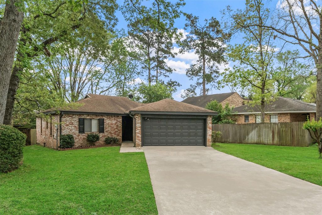 25 Shady Oak Lane, Conroe, TX 77304
