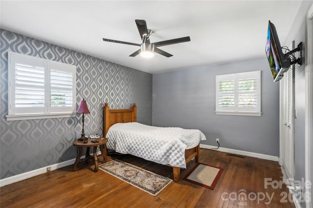 75 Hawthorne Drive, Brevard, NC 28712