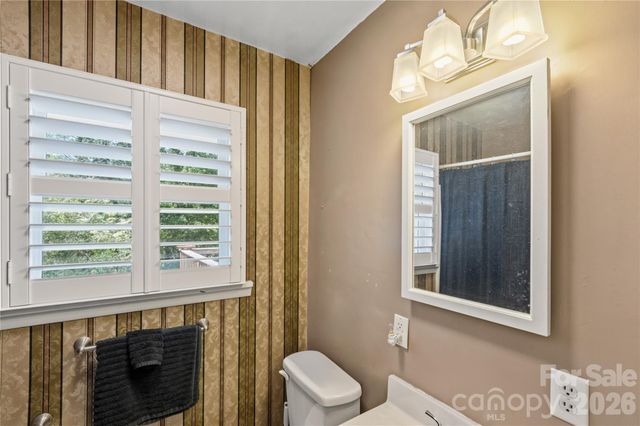 75 Hawthorne Drive, Brevard, NC 28712