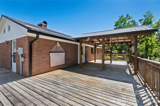 75 Hawthorne Drive, Brevard, NC 28712