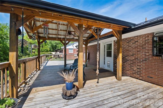 75 Hawthorne Drive, Brevard, NC 28712