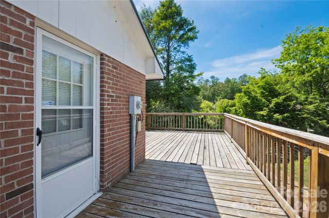 75 Hawthorne Drive, Brevard, NC 28712