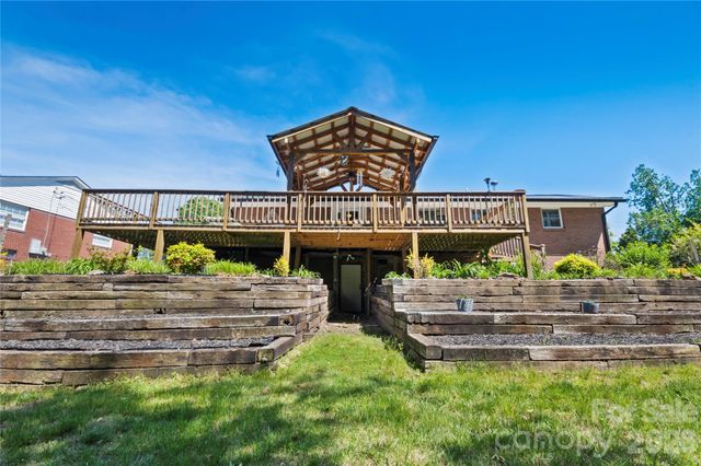 75 Hawthorne Drive, Brevard, NC 28712