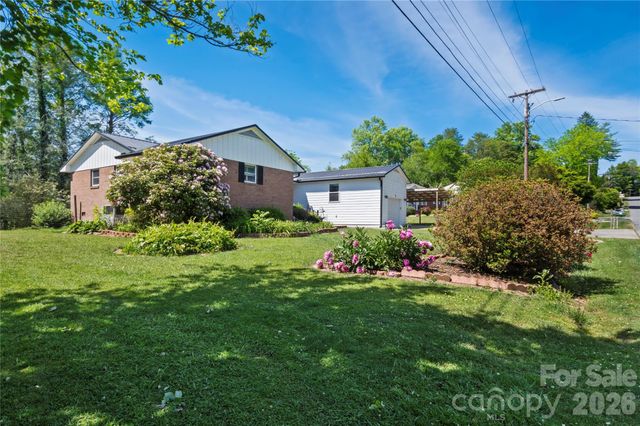 75 Hawthorne Drive, Brevard, NC 28712