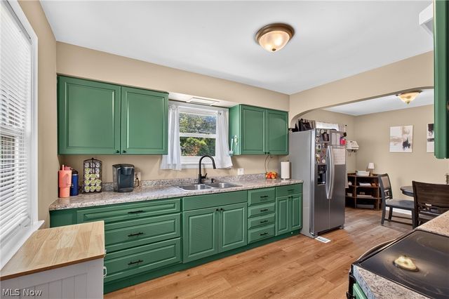 932 Ridge Road NW, Canton, OH 44703
