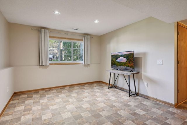 10553 166th Street W, Lakeville, MN 55044