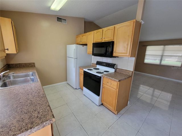 21 LOUISIANA AVENUE, St Cloud, FL 34769