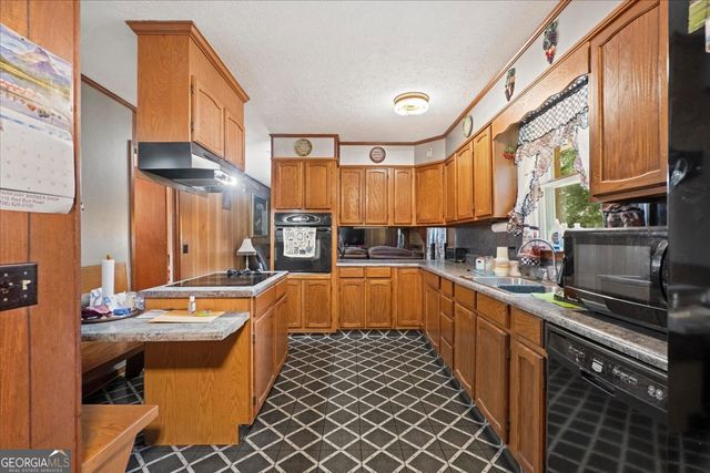 202 Briarwood Drive, Calhoun, GA 30701