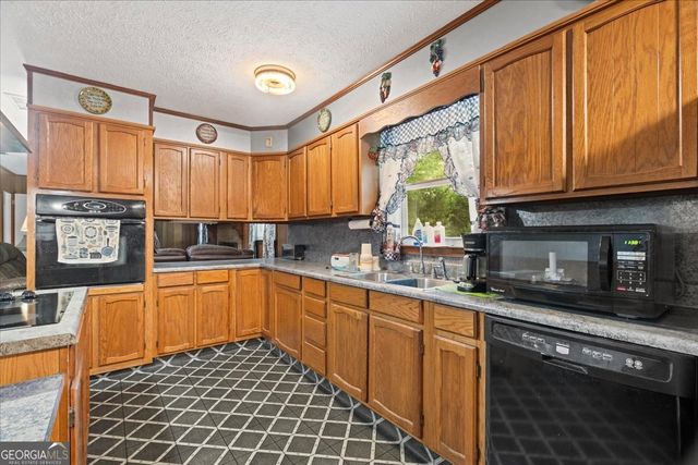 202 Briarwood Drive, Calhoun, GA 30701