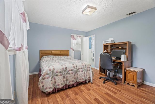 202 Briarwood Drive, Calhoun, GA 30701