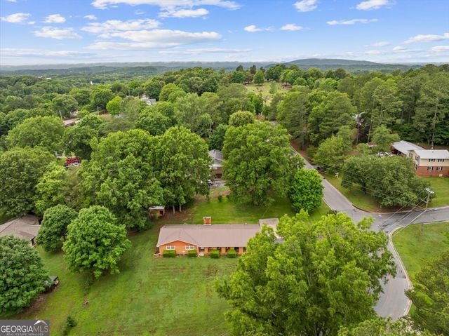 202 Briarwood Drive, Calhoun, GA 30701