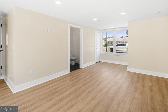 818 CHESTERTON RD, Fairless Hills, PA 19030