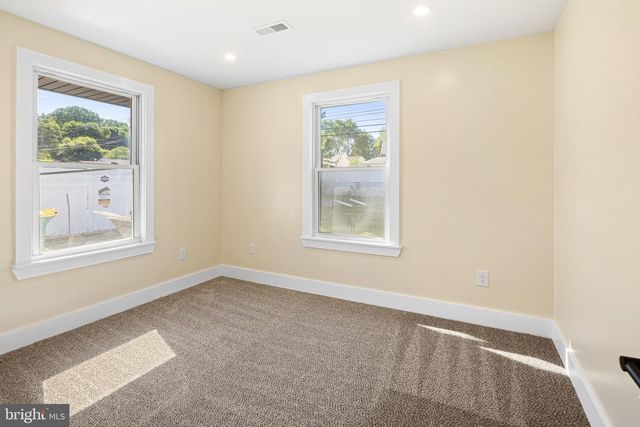 818 CHESTERTON RD, Fairless Hills, PA 19030