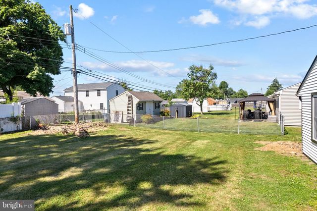 818 CHESTERTON RD, Fairless Hills, PA 19030