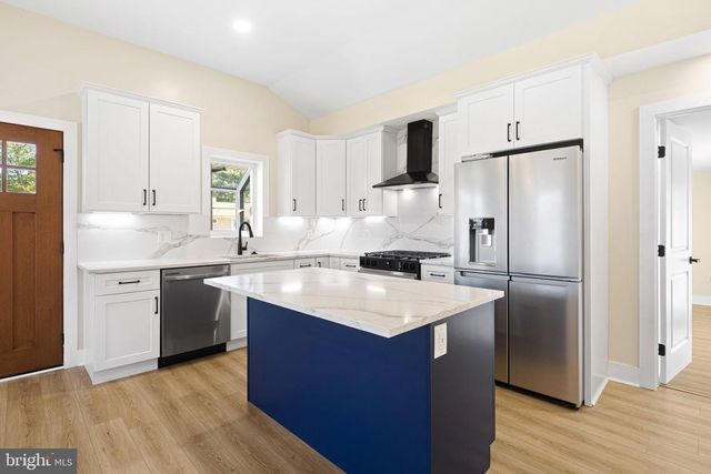 818 CHESTERTON RD, Fairless Hills, PA 19030