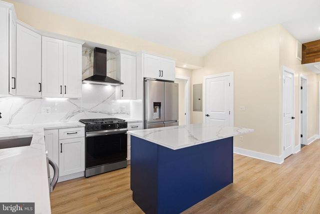 818 CHESTERTON RD, Fairless Hills, PA 19030
