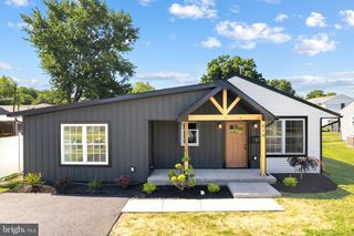 818 CHESTERTON RD, Fairless Hills, PA 19030