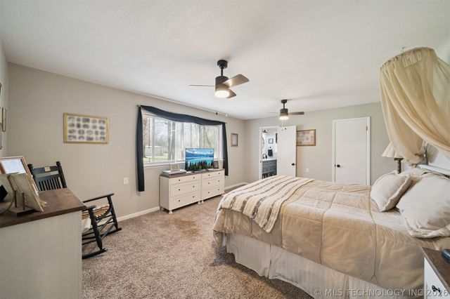 1501 N Fox Street, Chouteau, OK 74337