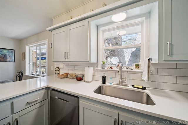 1501 N Fox Street, Chouteau, OK 74337