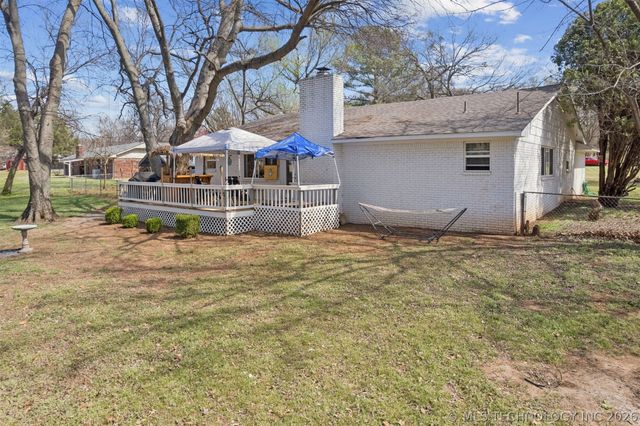 1501 N Fox Street, Chouteau, OK 74337