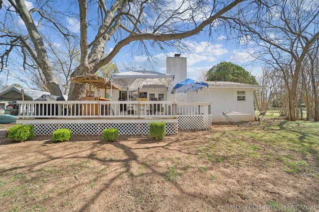 1501 N Fox Street, Chouteau, OK 74337