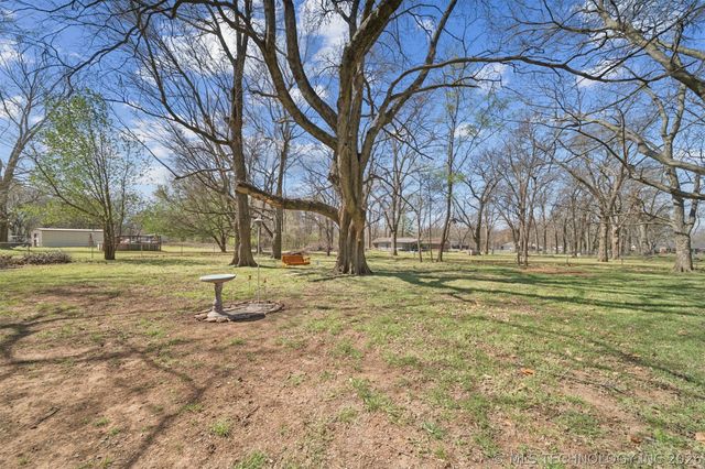 1501 N Fox Street, Chouteau, OK 74337