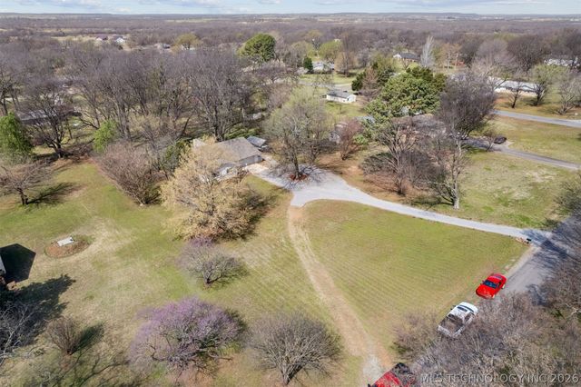 1501 N Fox Street, Chouteau, OK 74337