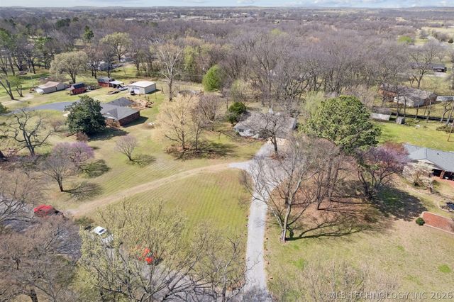 1501 N Fox Street, Chouteau, OK 74337