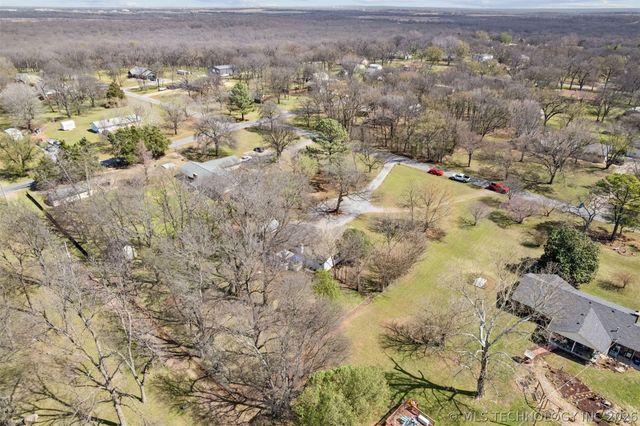 1501 N Fox Street, Chouteau, OK 74337