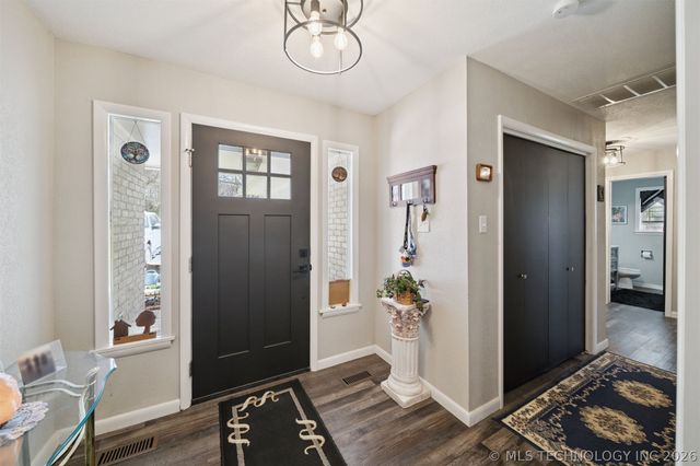 1501 N Fox Street, Chouteau, OK 74337