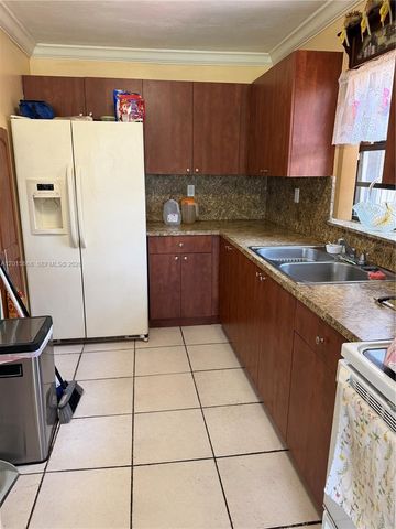 6904 NW 169th St 145F, Hialeah, FL 33015
