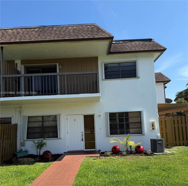 6904 NW 169th St 145F, Hialeah, FL 33015