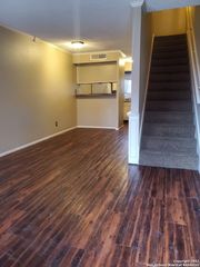 3243 Nacogdoches Rd Apt 910, San Antonio, TX 78217