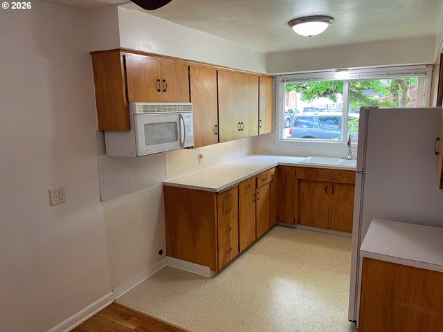 1175 Donna Ave Ne, Salem, OR 97301