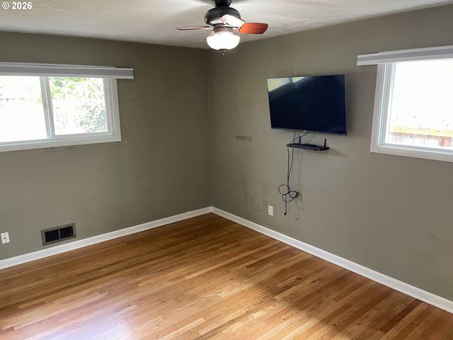 1175 Donna Ave Ne, Salem, OR 97301